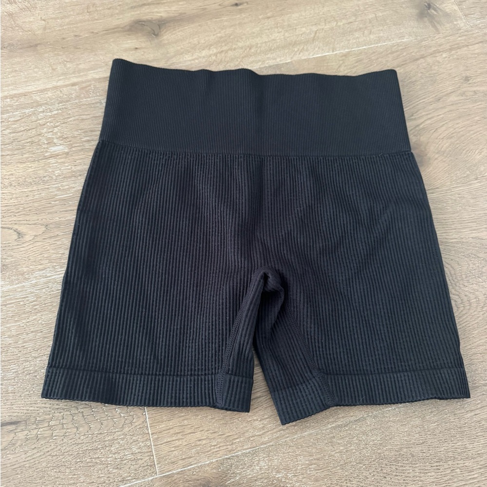 Colsie Black Bike Shorts Moisture-Wicking Stretch
